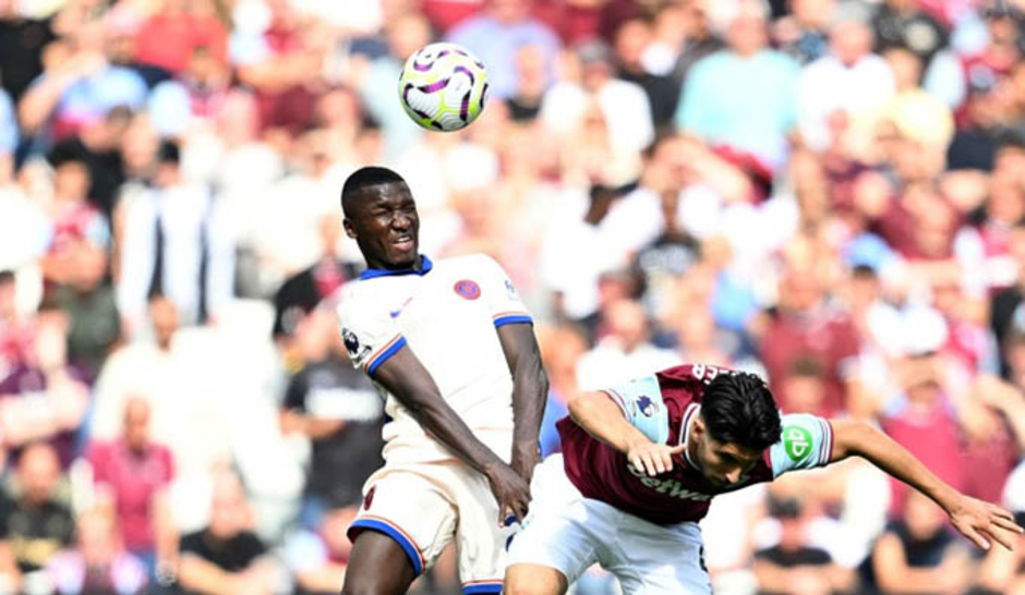 Chelsea có 'Kante mới' trước West Ham: Thắng 10 tranh chấp, tắc bóng 8 lần