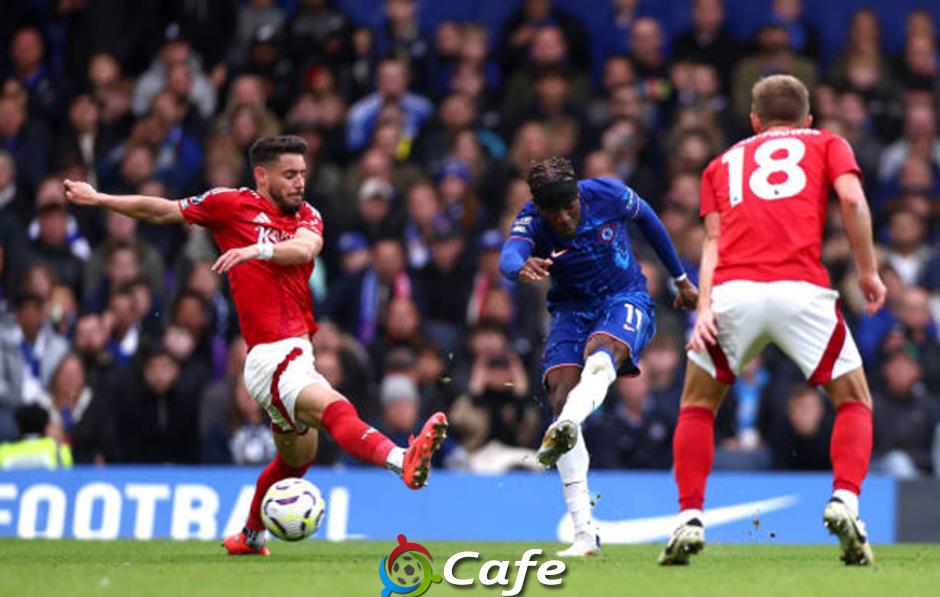 Chelsea và Nottingham Forest phát hoảng vì dự đoán của siêu máy tính