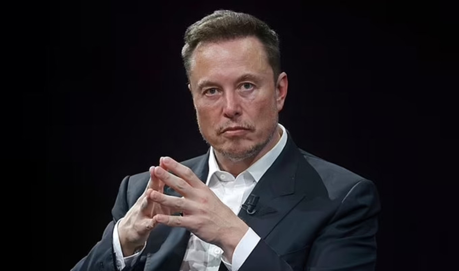 Chủ sở hữu của Liverpool phản hồi việc Elon Musk muốn mua CLB