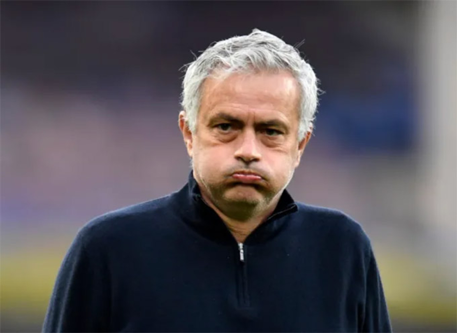 Cựu sao Tottenham gặp sự cố khi từng cãi nhau dữ dội với Mourinho