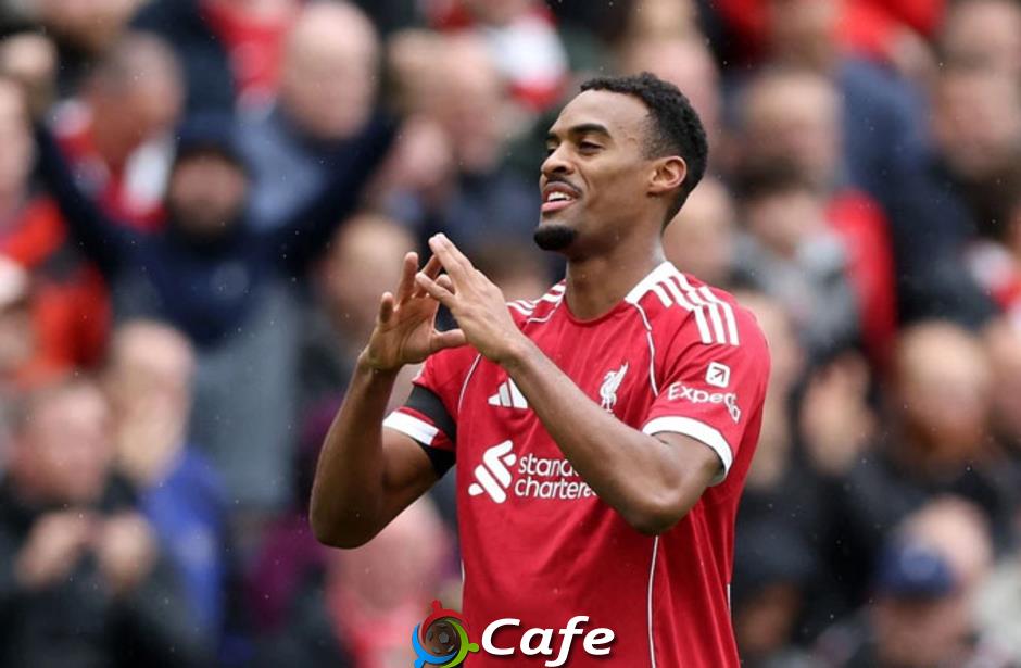 Đã đến lúc công nhận Ryan Gravenberch là tiền vệ hay nhất Premier League