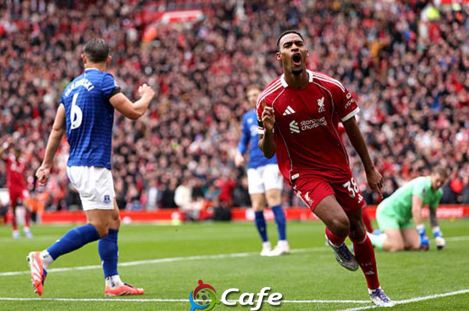 Đã đến lúc công nhận Ryan Gravenberch là tiền vệ hay nhất Premier League