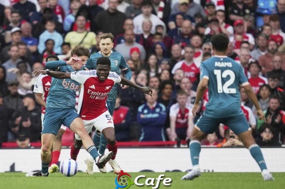 Declan Rice lợi hại gấp bội khi có Thomas Partey