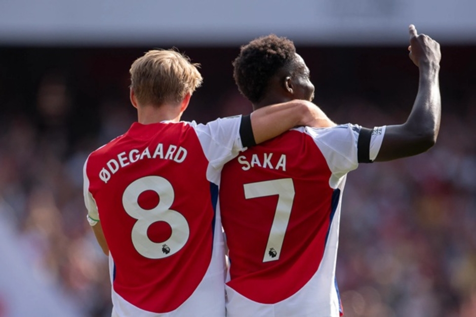 Điểm yếu của Arsenal nằm ở… Odegaard