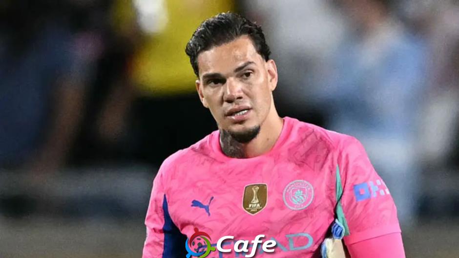 Ederson muốn đi, Man City muốn giữ