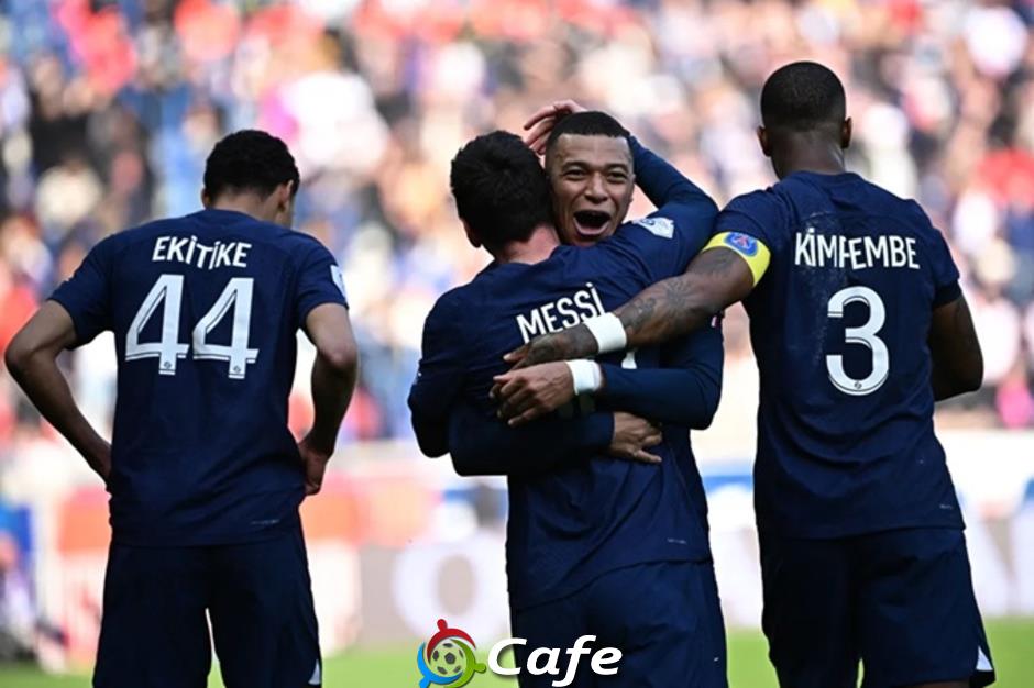 Ekitike không còn là đứa trẻ núp sau lưng Messi