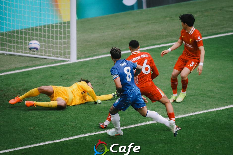 Fan Liverpool chỉ thẳng ra cầu thủ 'không đạt chuẩn'