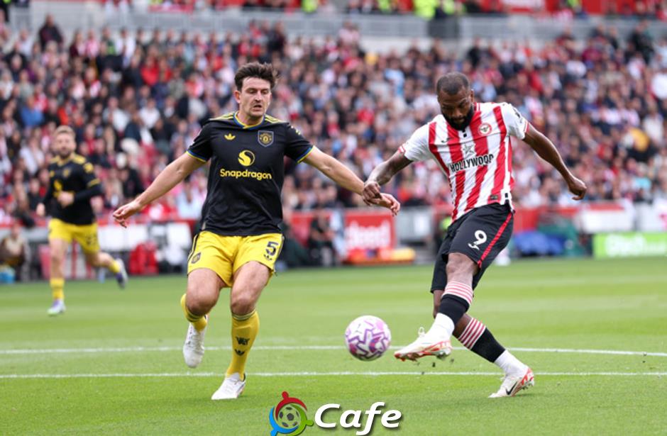 Fan MU 'nổi điên' với hai ngôi sao sau hiệp 1 tệ hại trước Brentford