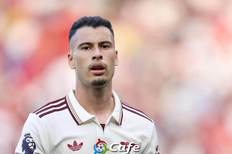 Gabriel Martinelli vẫn hay, nhưng Arsenal dùng sai