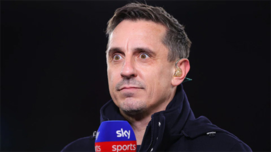 Gary Neville là người duy nhất có thể cứu rỗi MU