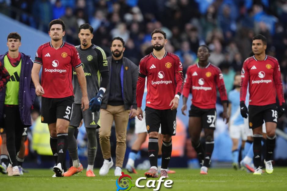 Gary Neville vạch trần sự ngớ ngẩn của Amorim