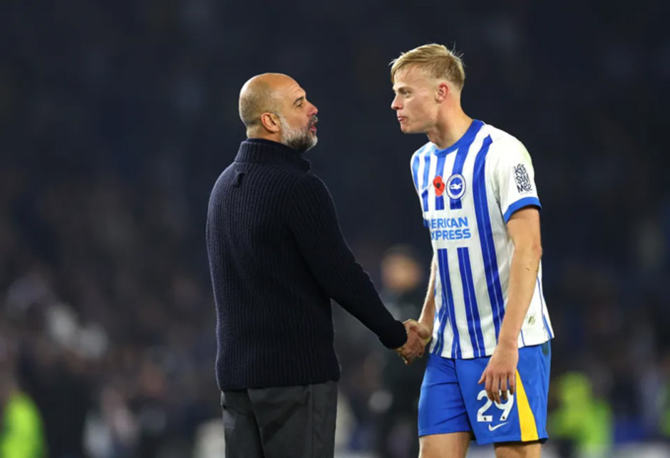 Guardiola 'dạy bảo' một cầu thủ Brighton ngay sau trận