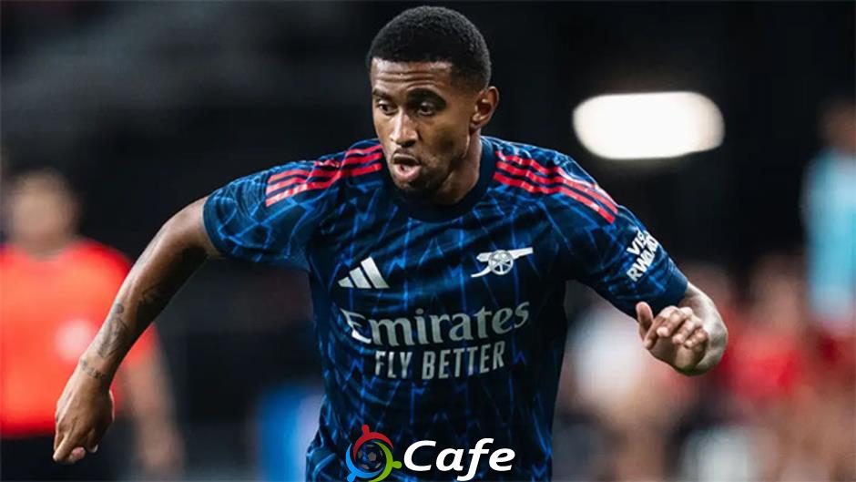 Hàng công chật chội, sao Arsenal phải đến Fulham