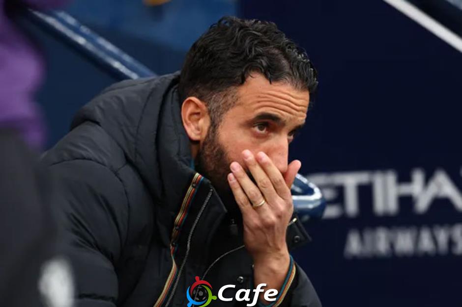 HLV dự Champions League công khai mong muốn dẫn dắt MU