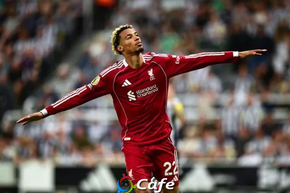 Hugo Ekitike, ‘chủ công mới được rèn từ thép’ của Liverpool Hugo Ekitike, ‘chủ công mới được rèn từ thép’ của Liverpool