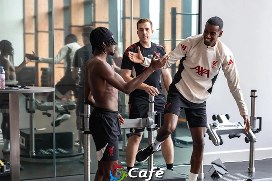 'Kẻ nổi loạn' Isak nói gì sau khi tới Liverpool?