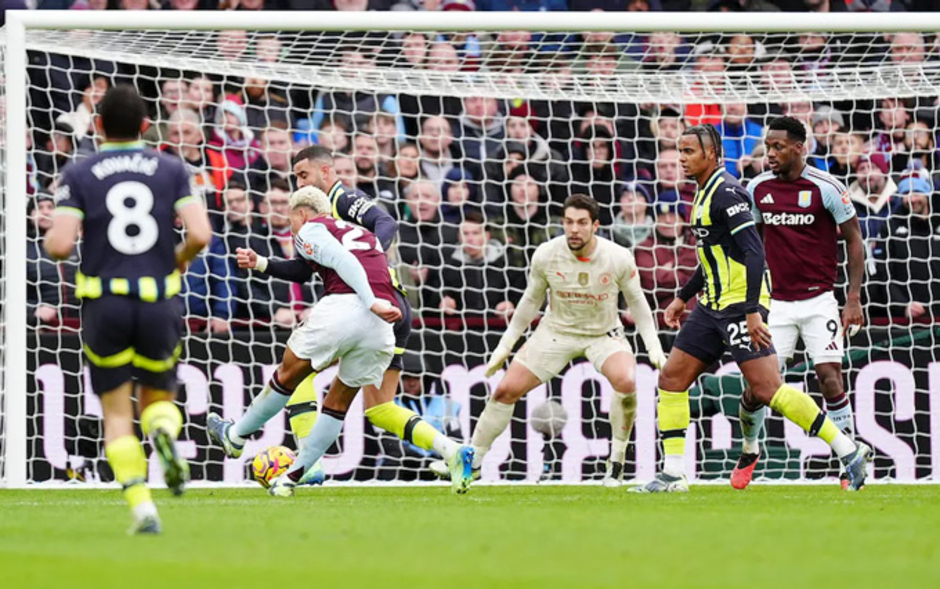 Kết quả Aston Villa 2-1 Man City: Man xanh lại thua