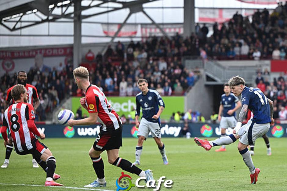 Kết quả Brentford 4-3 MU: Quỷ đỏ chiến đấu ngoan cường