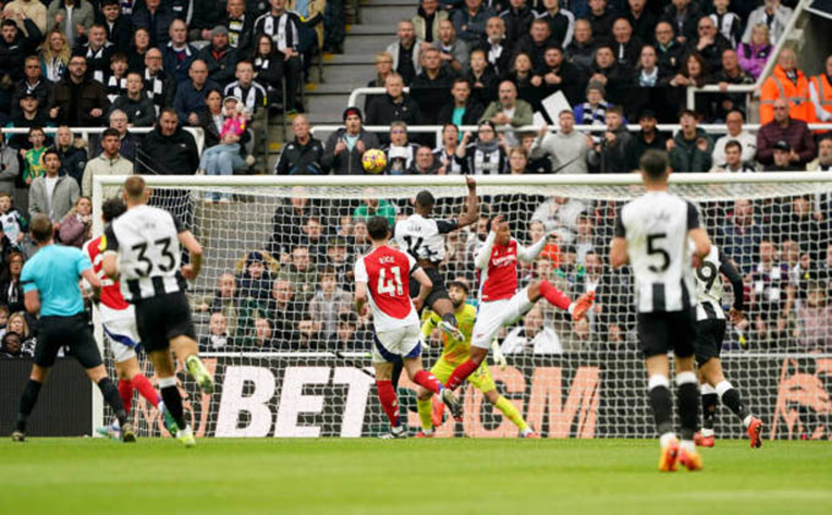 Kết quả Newcastle 1-0 Arsenal: Isak giúp 'Chích chòe' thắng trận