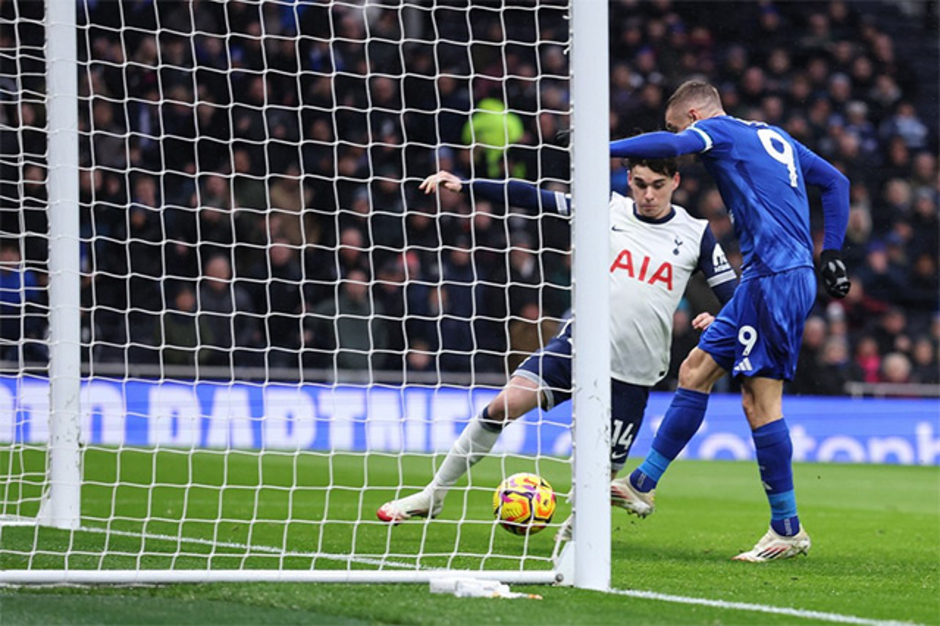 Kết quả Tottenham 1-2 Leicester: Cáo 'nuốt chửng' Gà