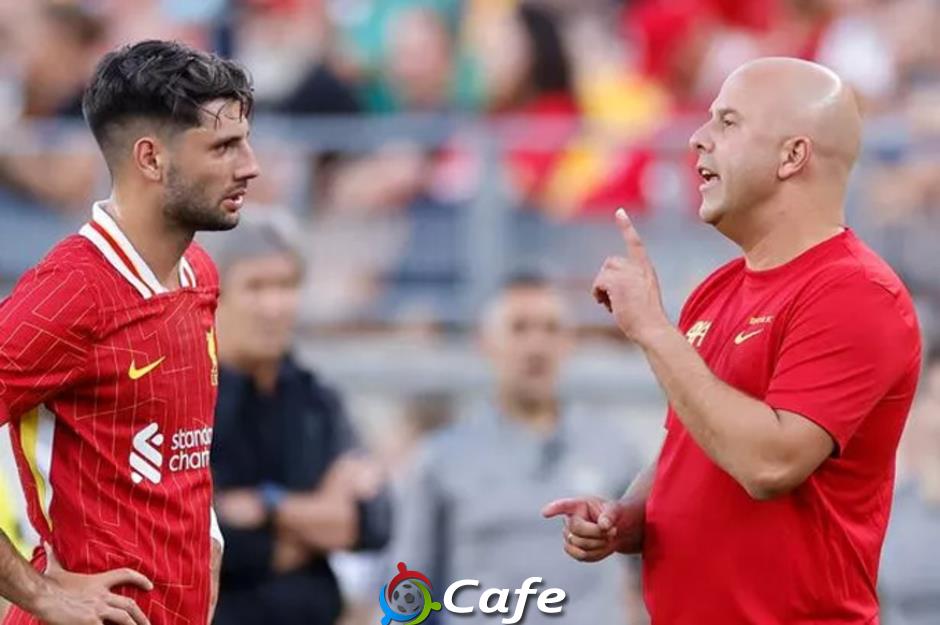 Liverpool ẵm giải thưởng kép ở Premier League