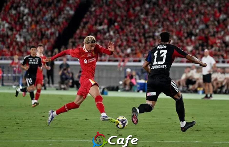 Liverpool có dùng nổi 'bộ tứ siêu đẳng' Isak, Ekitike, Salah, Wirtz?