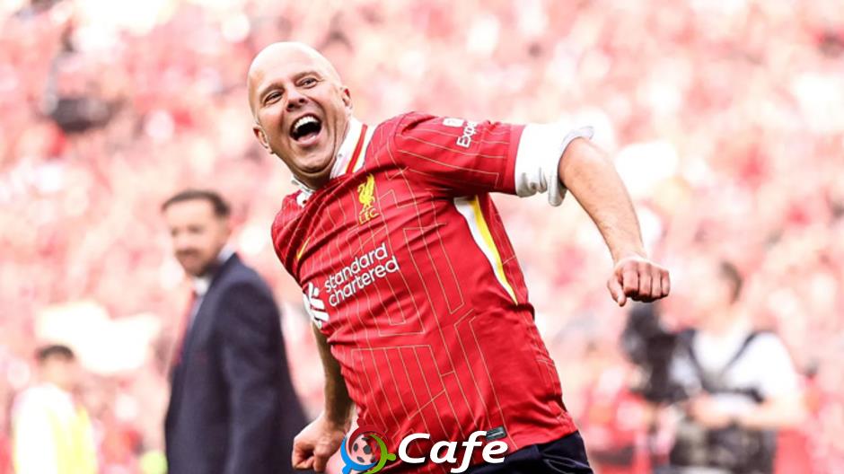 Liverpool: Có hay không tiêu chuẩn kép?