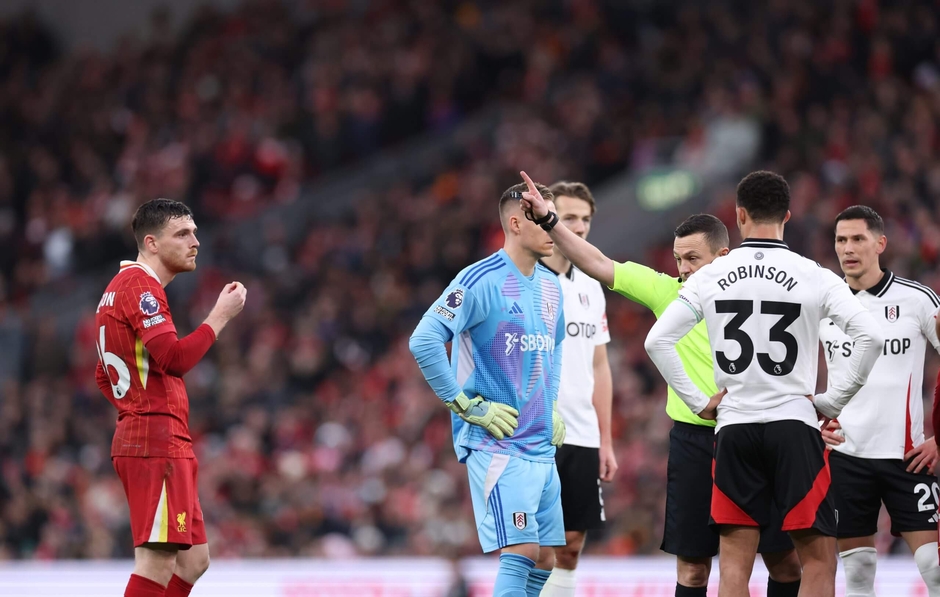 Liverpool hòa Fulham hóa lại hay