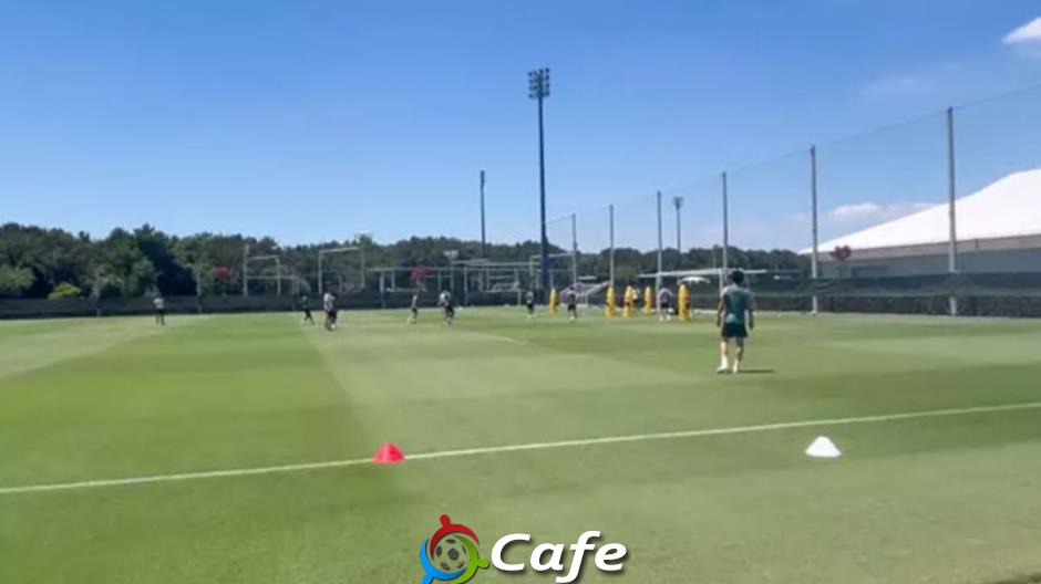 Liverpool thử nghiệm chiến thuật mới