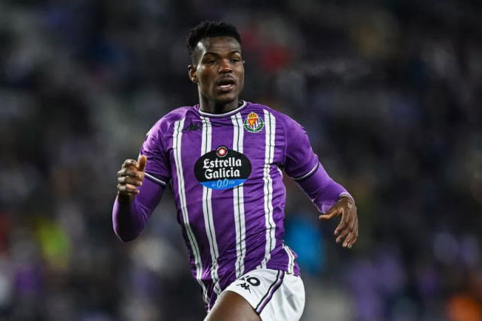 Man City dùng chiêu 'bẩn' để mua Juma Bah từ Real Valladolid 