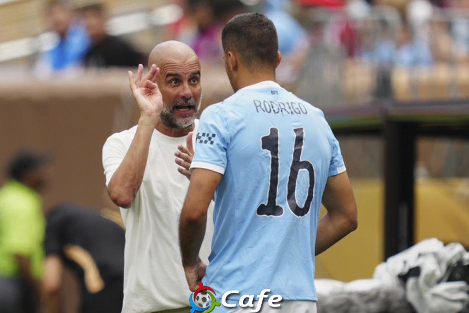 Man City: Rodri đang làm khó sư phụ Pep Guardiola