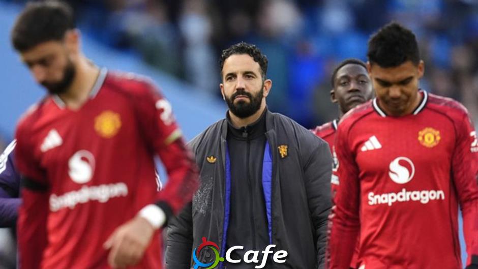 Man City sa thải nhân viên vì mặc áo MU