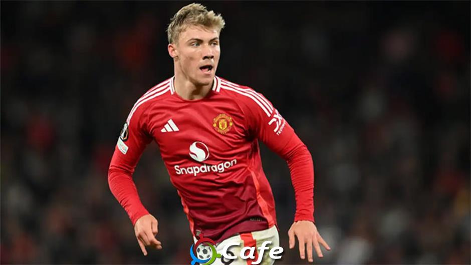 Man United tự chuốc 1 đòn chết 4