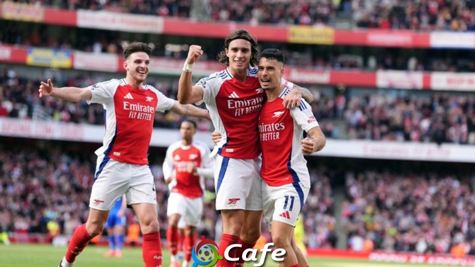 Mikel Arteta trả Riccardo Calafiori về đúng vị trí