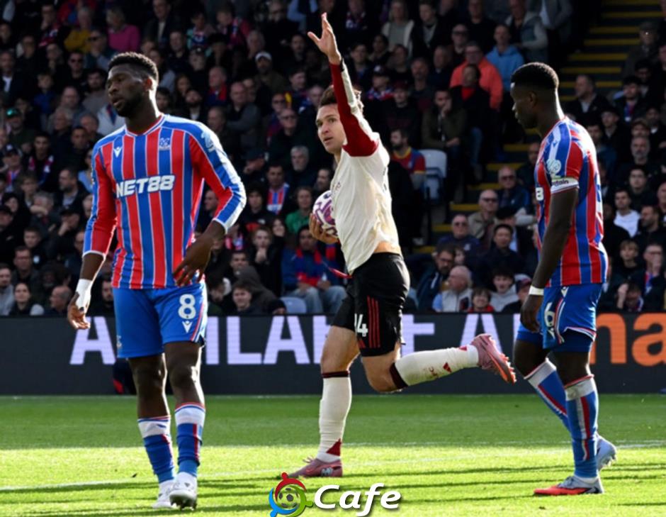 Mọi ứng viên vô địch Premier League đều đã bộc lộ điểm yếu