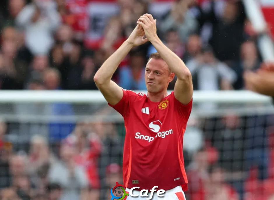 MU chia tay 3 cầu thủ ngay sau trận thắng Aston Villa