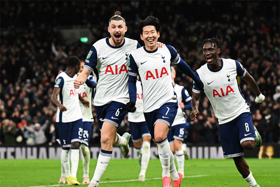 MU hứng chịu hai bàn thua từ ‘Olimpico goal’