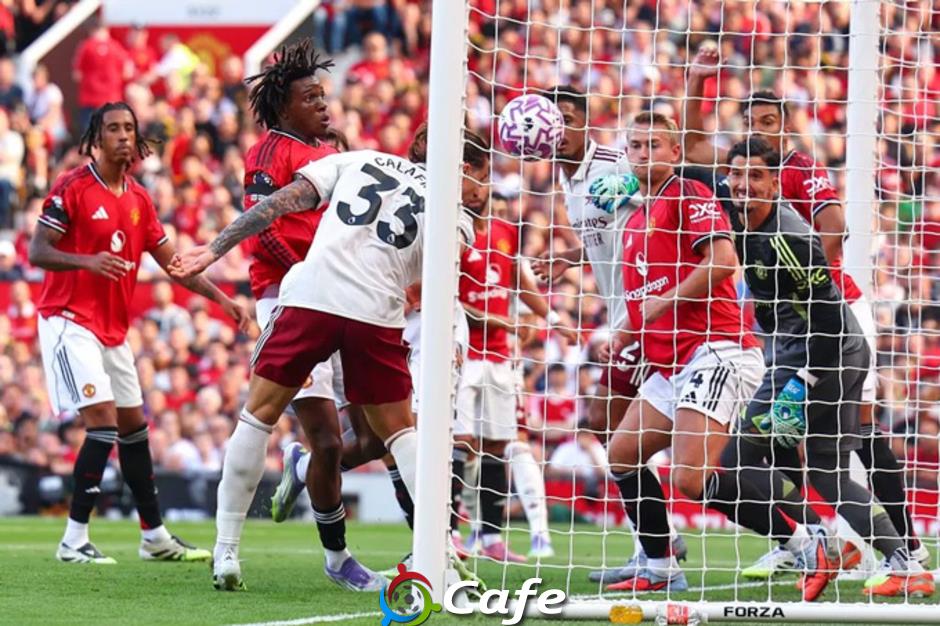 MU thua nhưng... đá hay hơn Arsenal