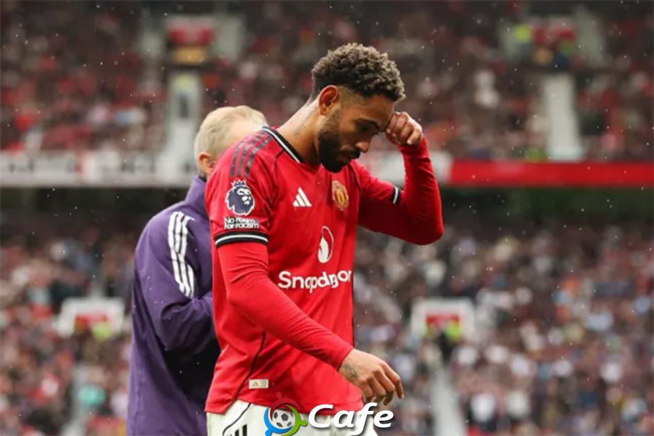 MU trả giá đắt cho chiến thắng trước Burnley