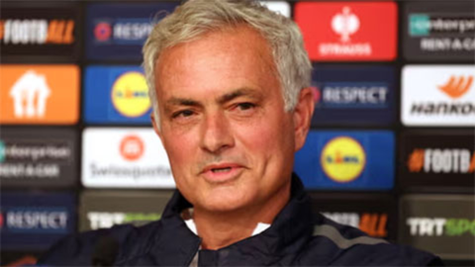 Newcastle phủ nhận muốn Mourinho