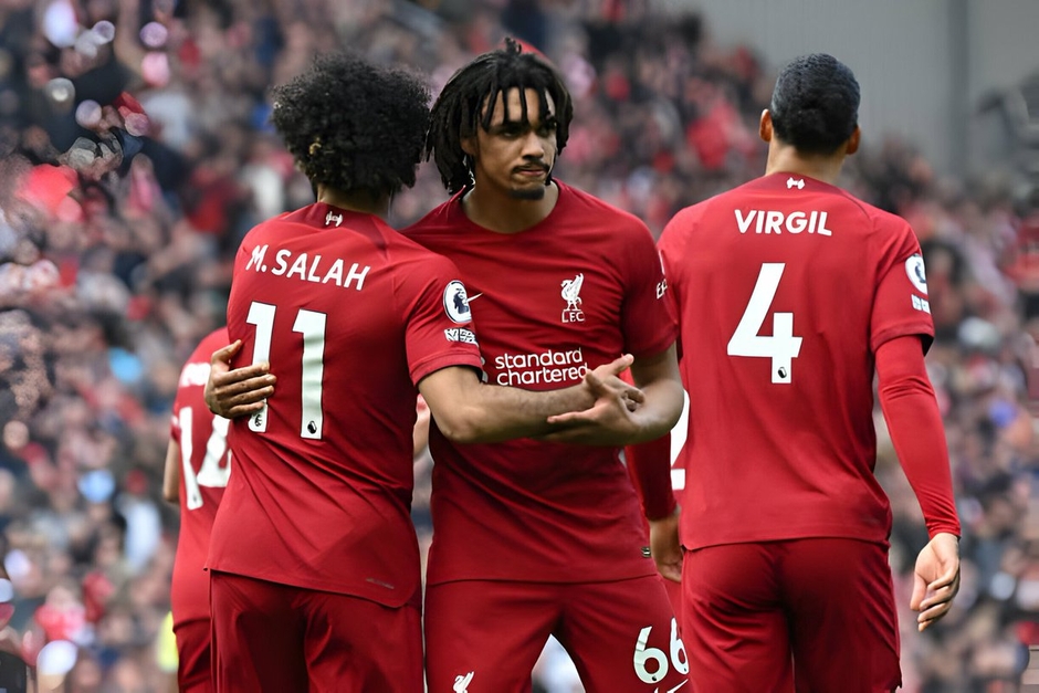 Ngày Liverpool mất cả Mohamed Salah, Van Dijk và Alexander-Arnold