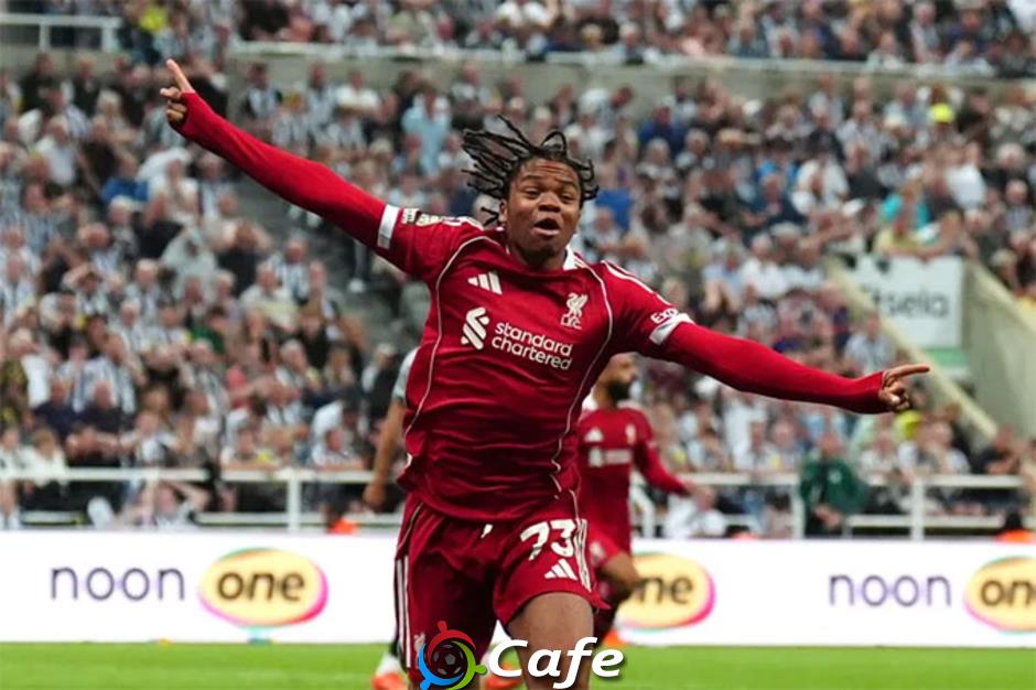 Ngumoha, Dowman và những sao mai làm rung chuyển Premier League