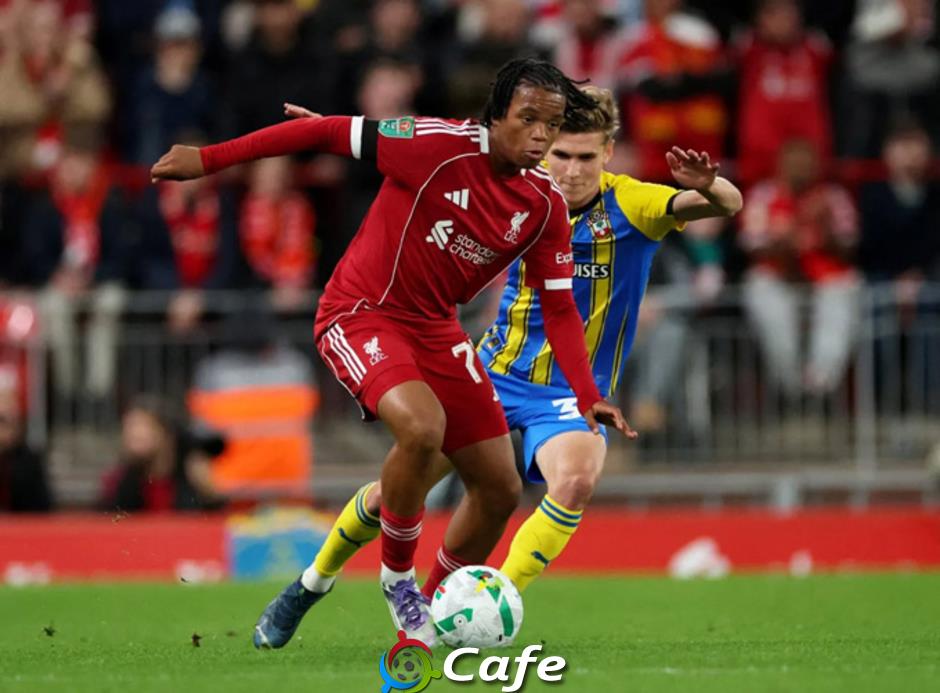 Ngumoha được Liverpool tăng lương gấp 4 lần