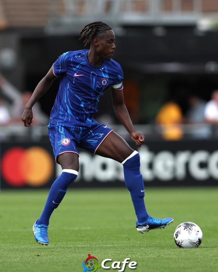 Người thừa ở Chelsea lại hóa thành người hùng