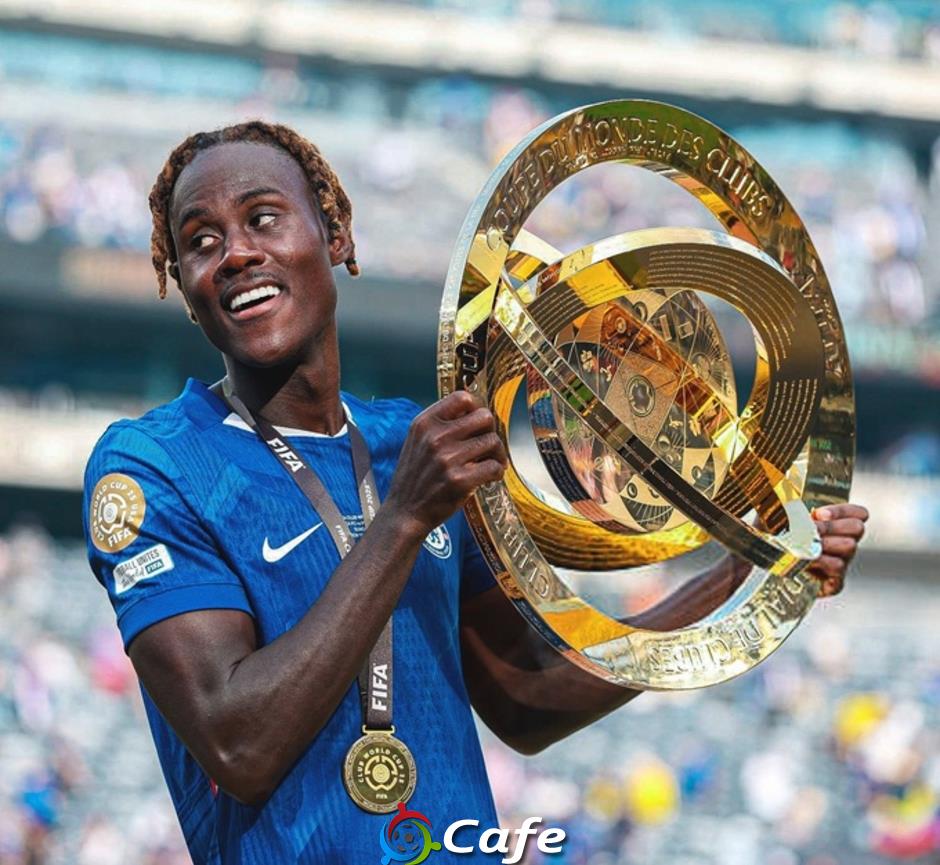 Người thừa ở Chelsea lại hóa thành người hùng