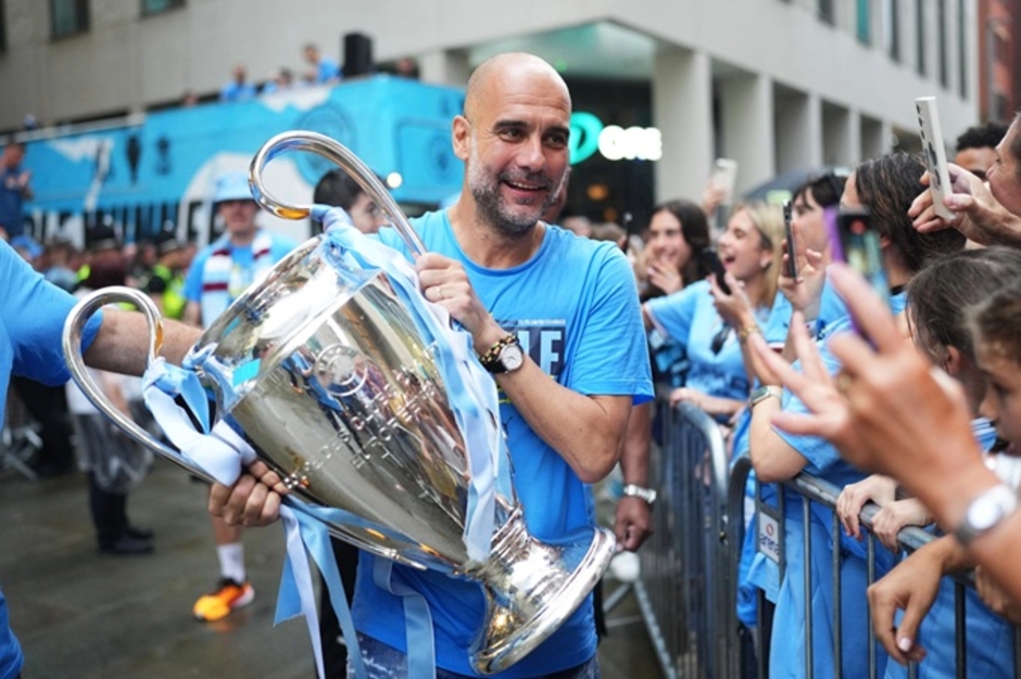 Pep Guardiola gia hạn hợp đồng tác động sâu rộng thế nào tới Man City?