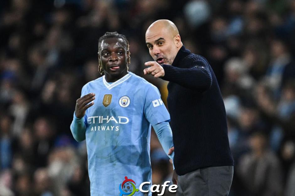 Pep Guardiola xin lỗi một học trò ở Man City