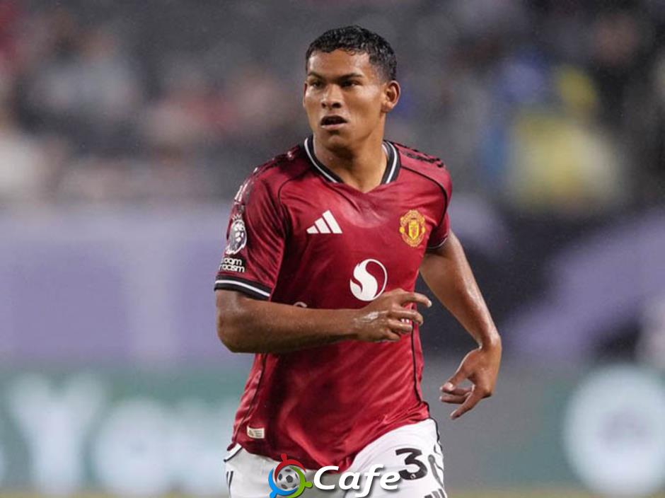 Pha kiến tạo hài hước của Diego Leon trong ngày MU vô địch Premier League Summer Series
