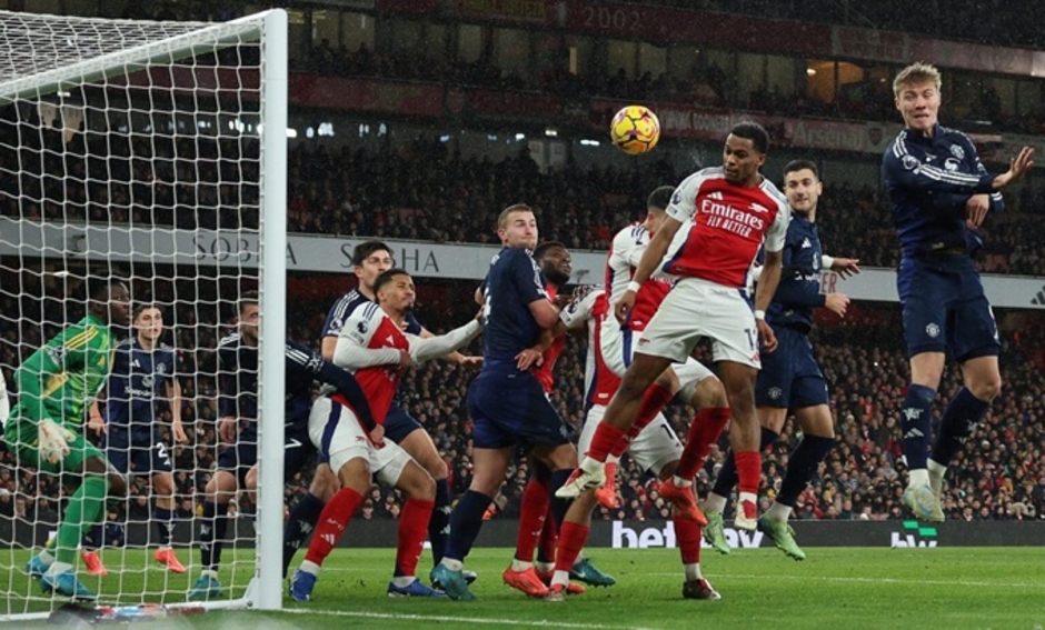 Phạt góc, vũ khí hủy diệt của Arsenal