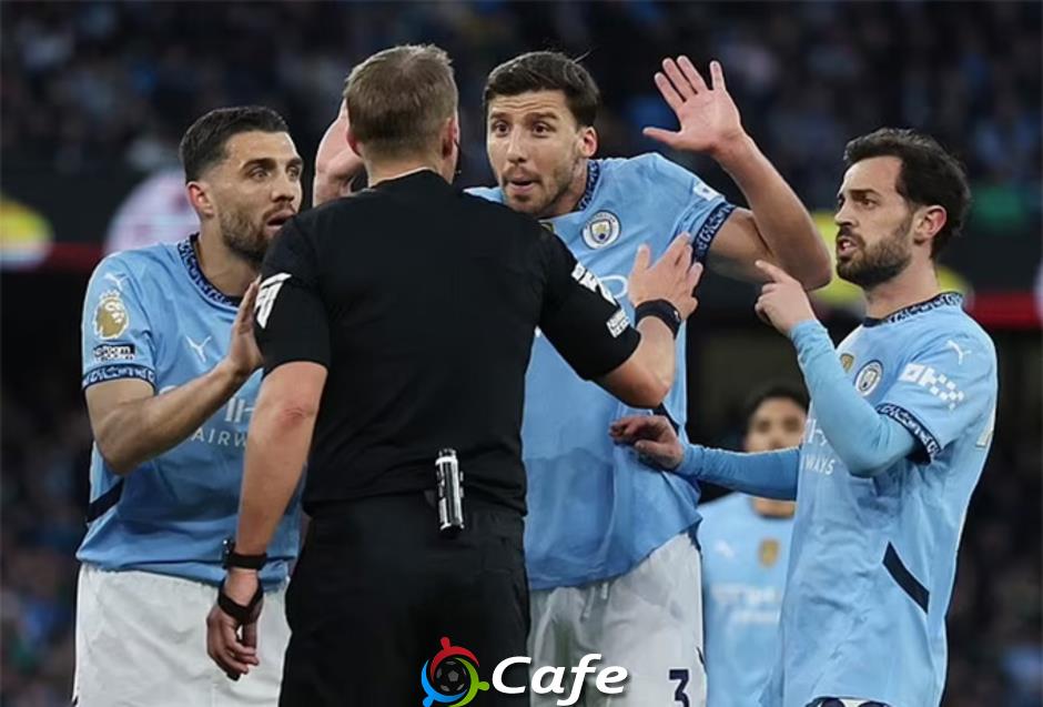 Premier League giải thích quyết định thổi phạt 11m với Man City
